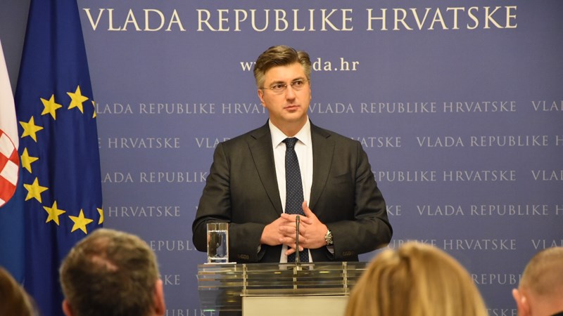 Predsjednik Vlade: Agrokor funkcionira normalno, provodimo konzultacije za imenovanje nove izvanredne uprave 